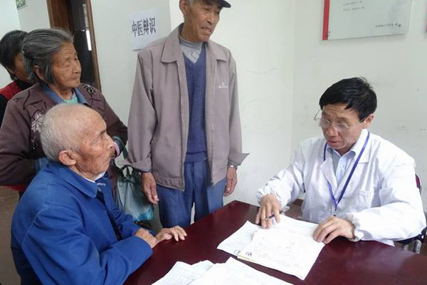 健康一體機(jī)為群眾提供足不出社區(qū)的健康管理服務(wù)